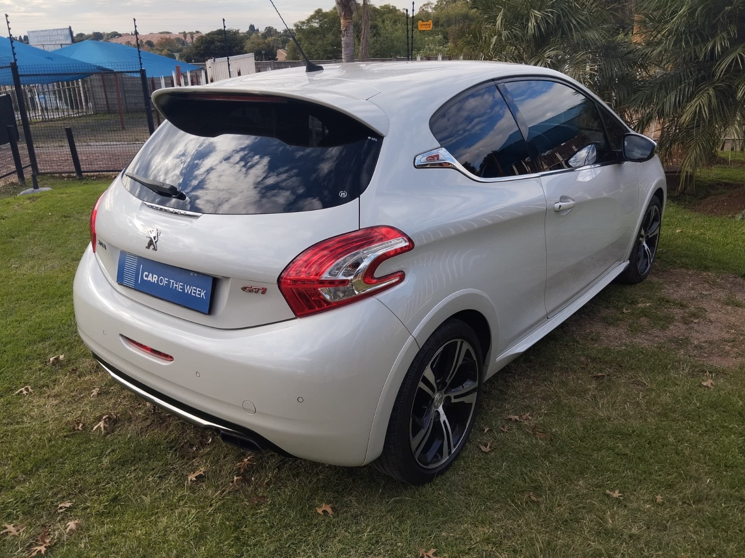 2015 Peugeot 208 GTI — photo 3