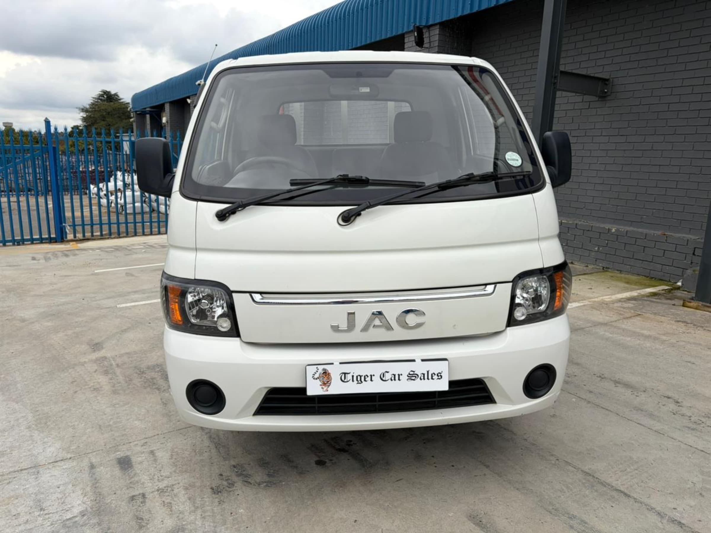 2022 JAC X200 S 2.8 TD 1.5TON DROPSIDE for sale in South Africa — photo 2