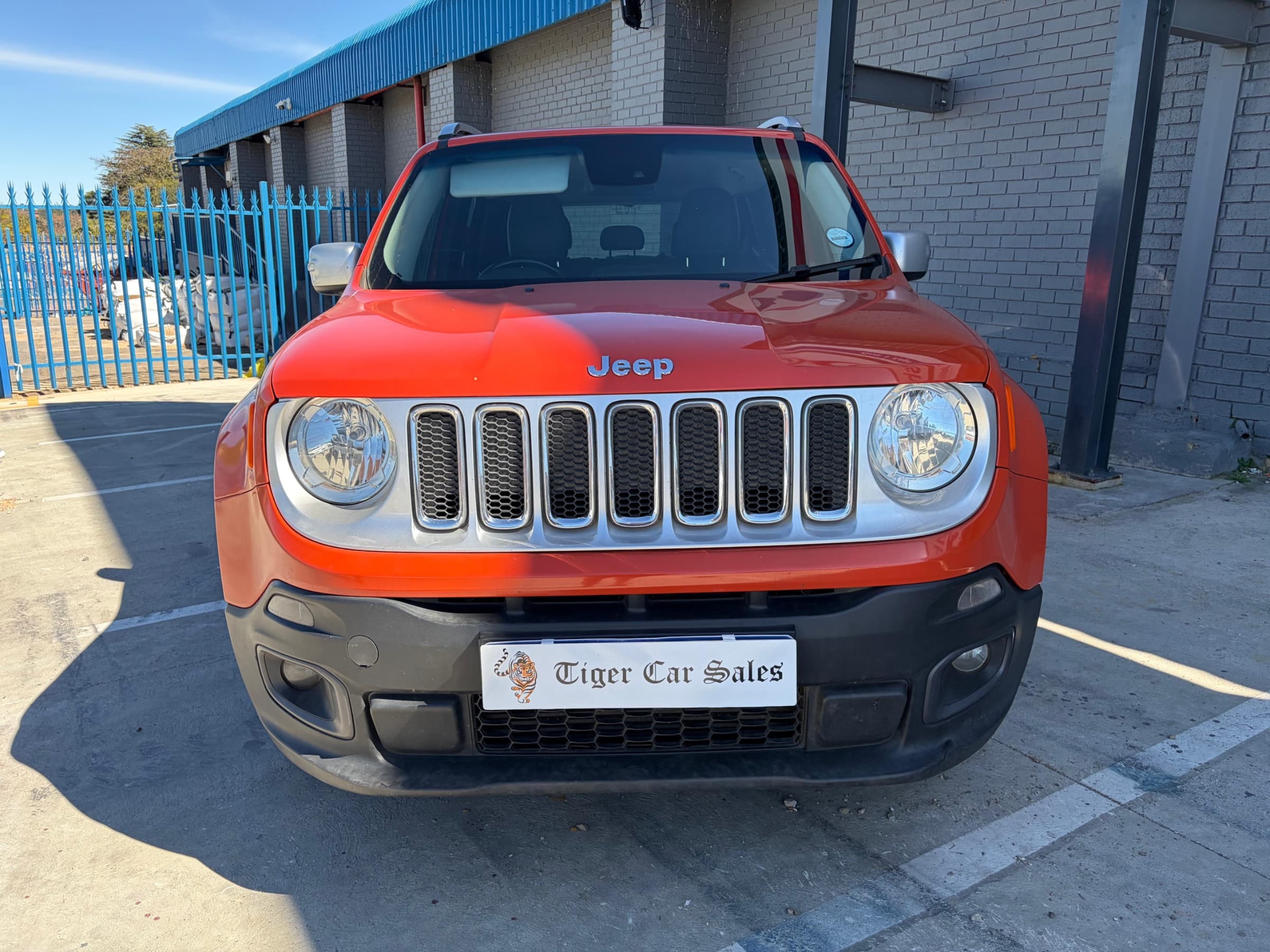 2015 Jeep Renegade 1.4 Tjet LTD for sale in South Africa — photo 2