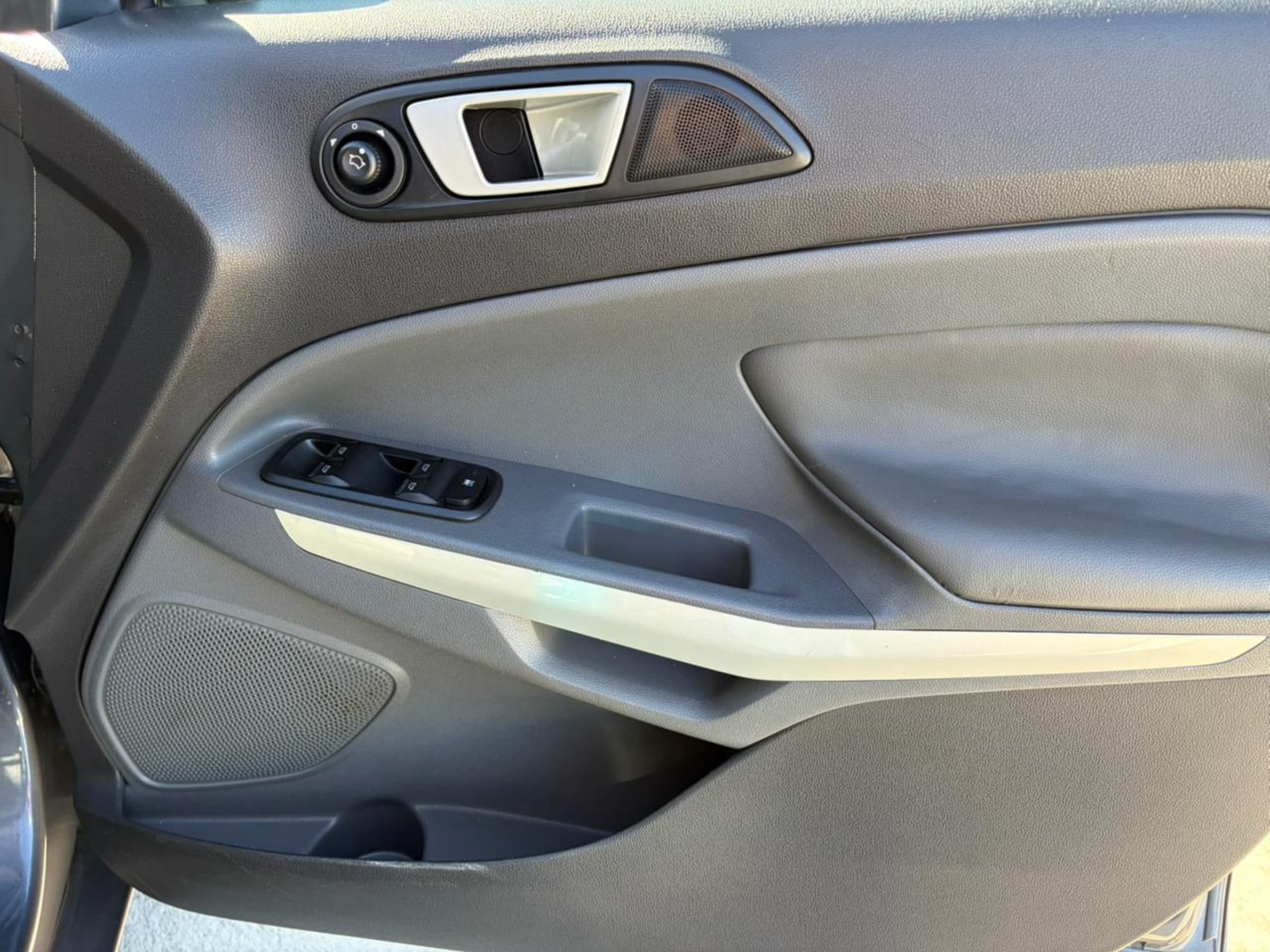 2015 Ford EcoSport 1.0 EcoBoost Titanium for sale in South Africa — photo 4