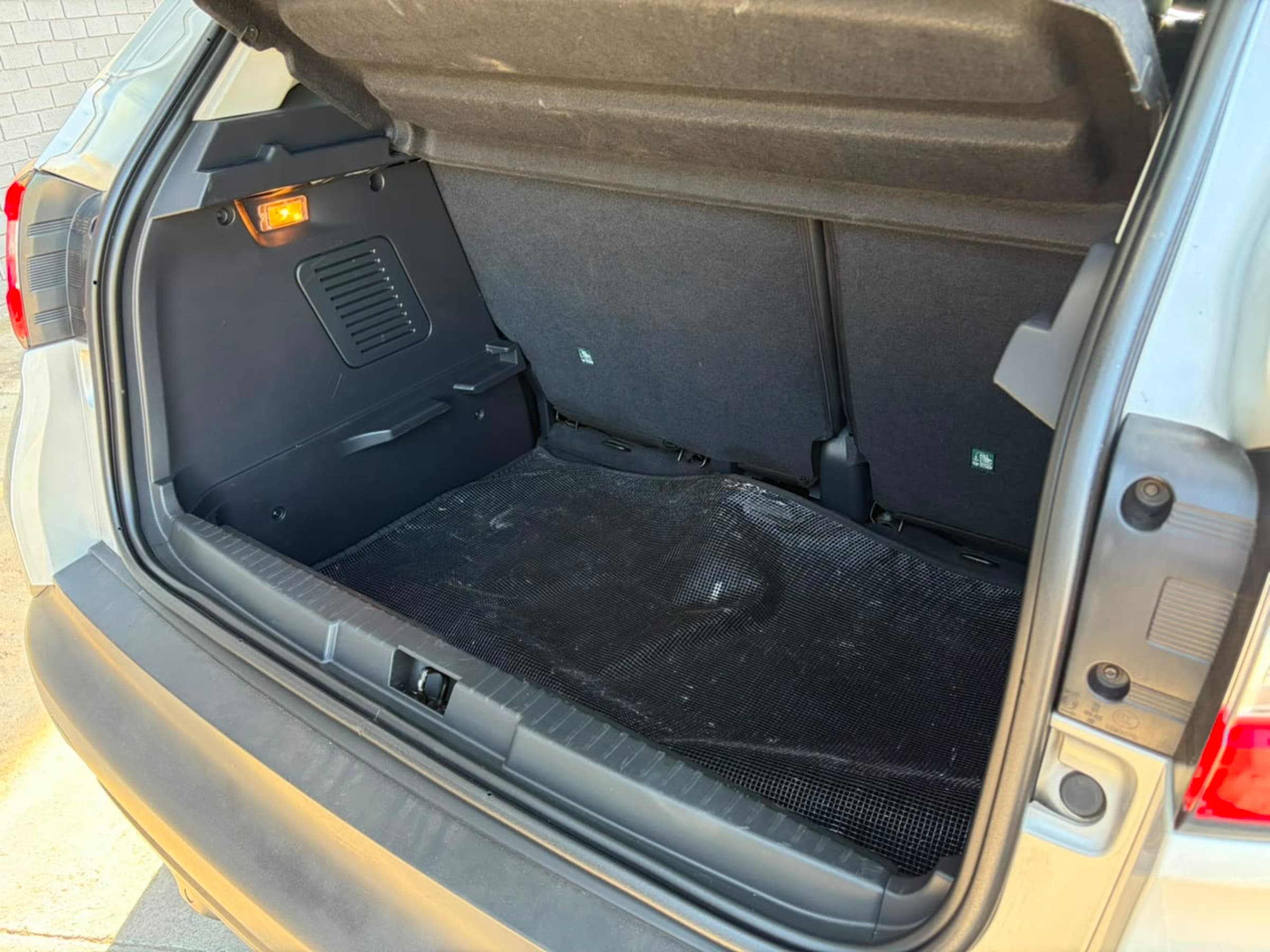2015 Renault Captur 1.2T Dynamique 5-dr Auto for sale in South Africa — photo 7