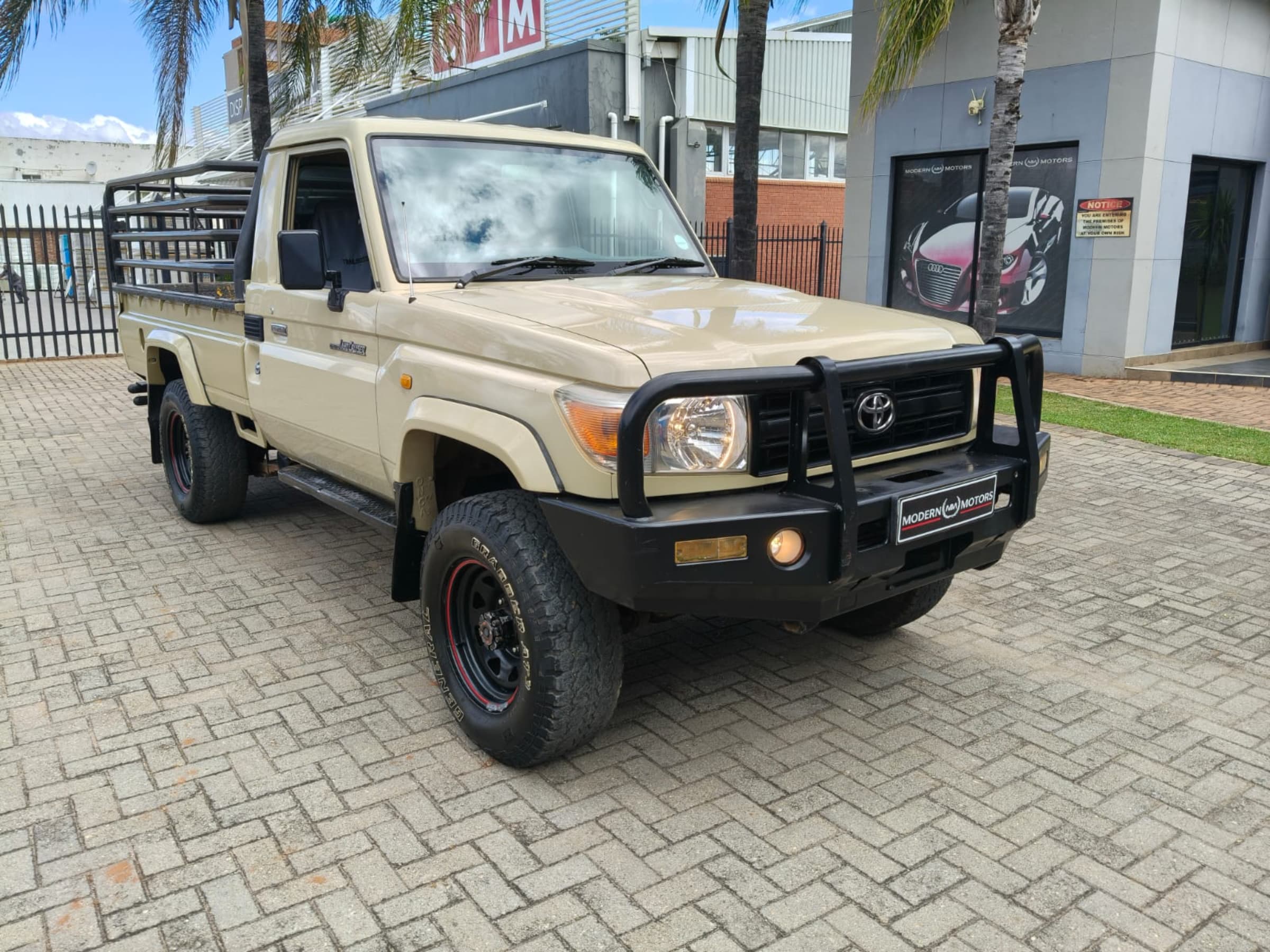 Used 2016 Toyota Land Cruiser 300 VX-R – Dealer warranty