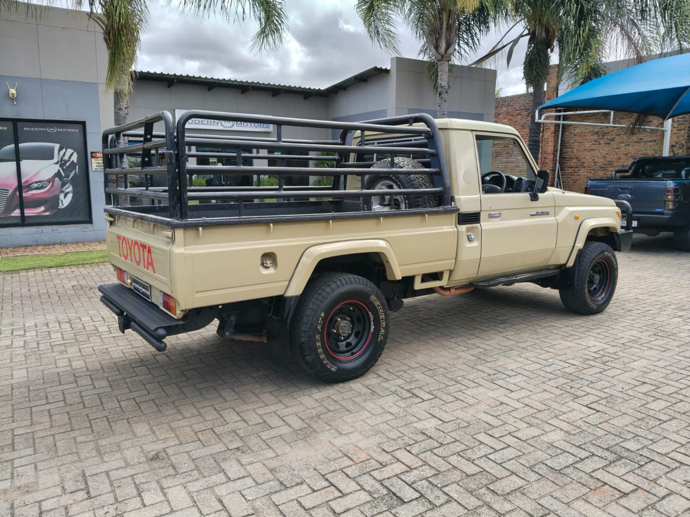 2016 Toyota Land Cruiser 300 VX-R for sale in South Africa — photo 2