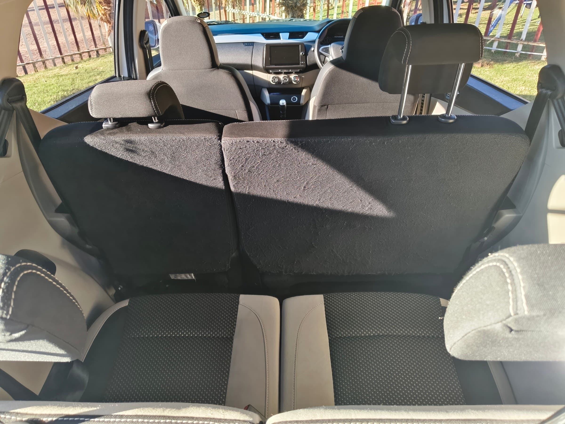 2020 Renault Triber 1.0 Prestige for sale in South Africa — photo 13