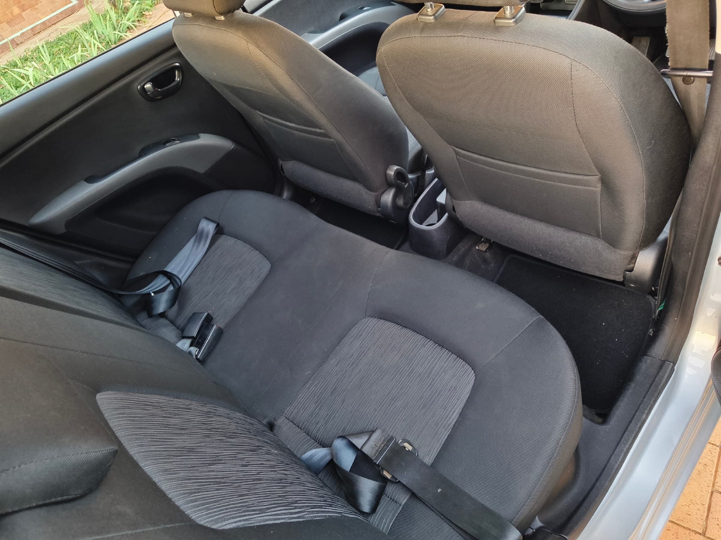 2013 Hyundai i10 1.1 Motion for sale in South Africa — photo 13