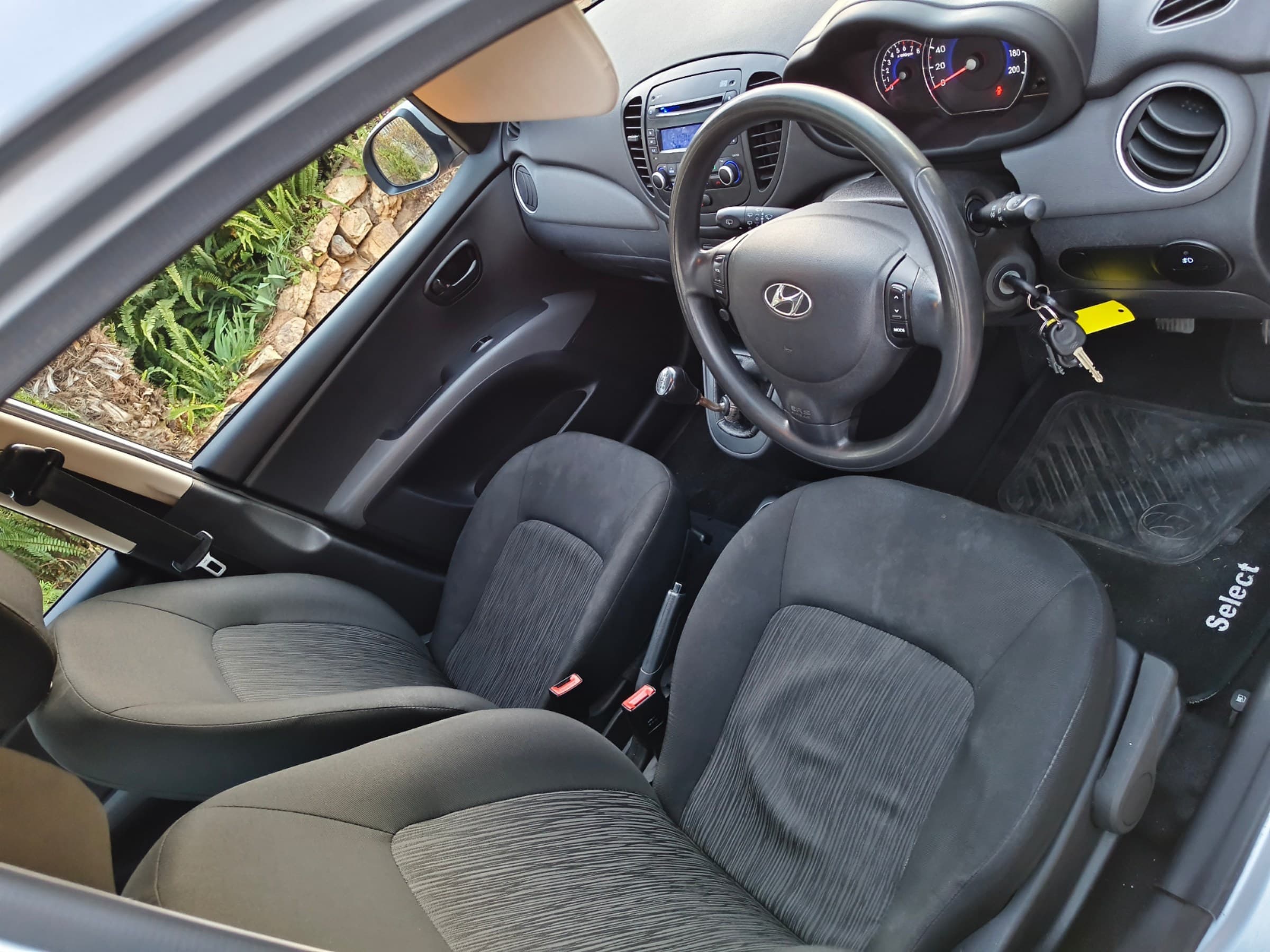 2013 Hyundai i10 1.1 Motion for sale in South Africa — photo 6