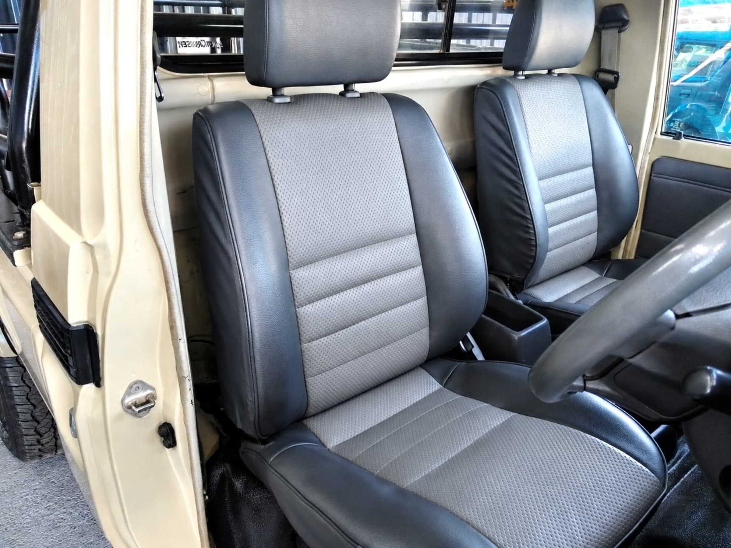 2011 Toyota Land Cruiser 79 Series for sale in South Africa — photo 8