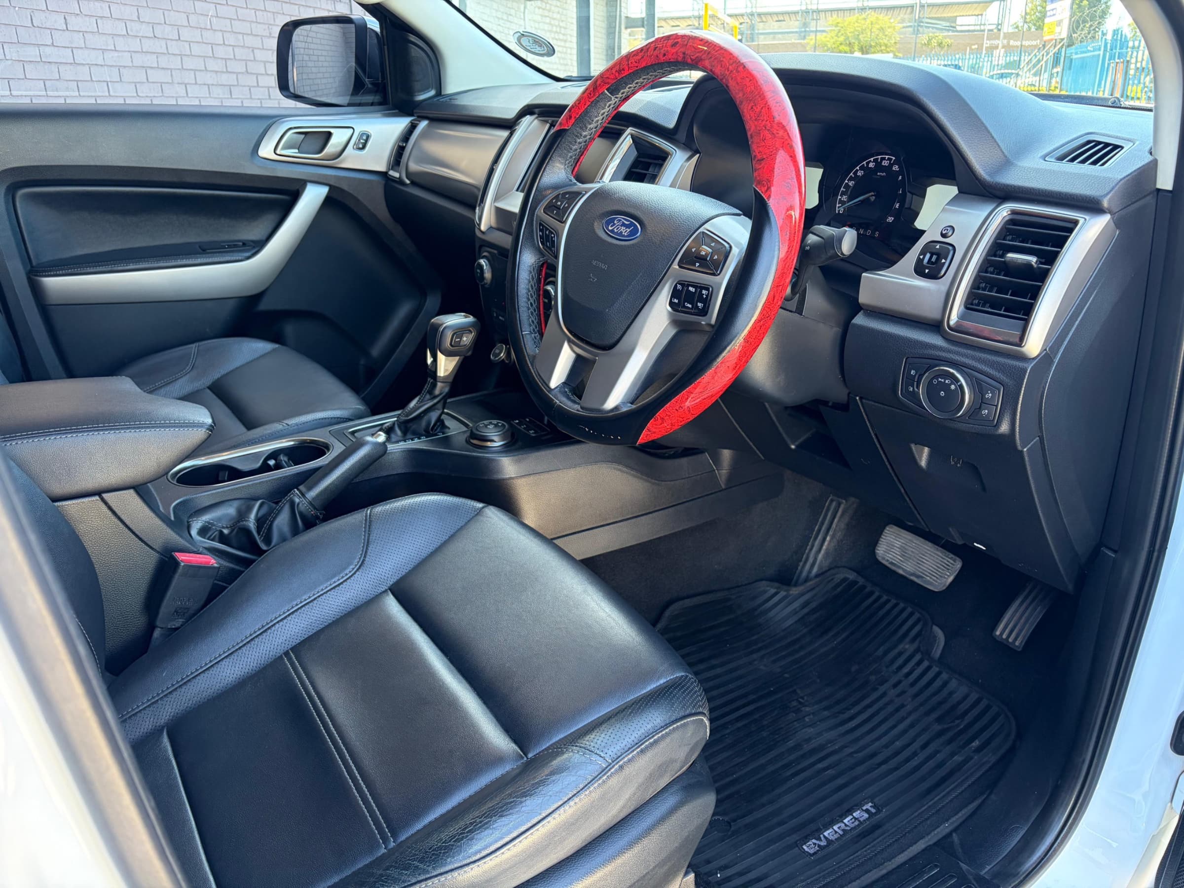 2020 Ford Everest Bi-Turbo XLT for sale in South Africa — photo 3