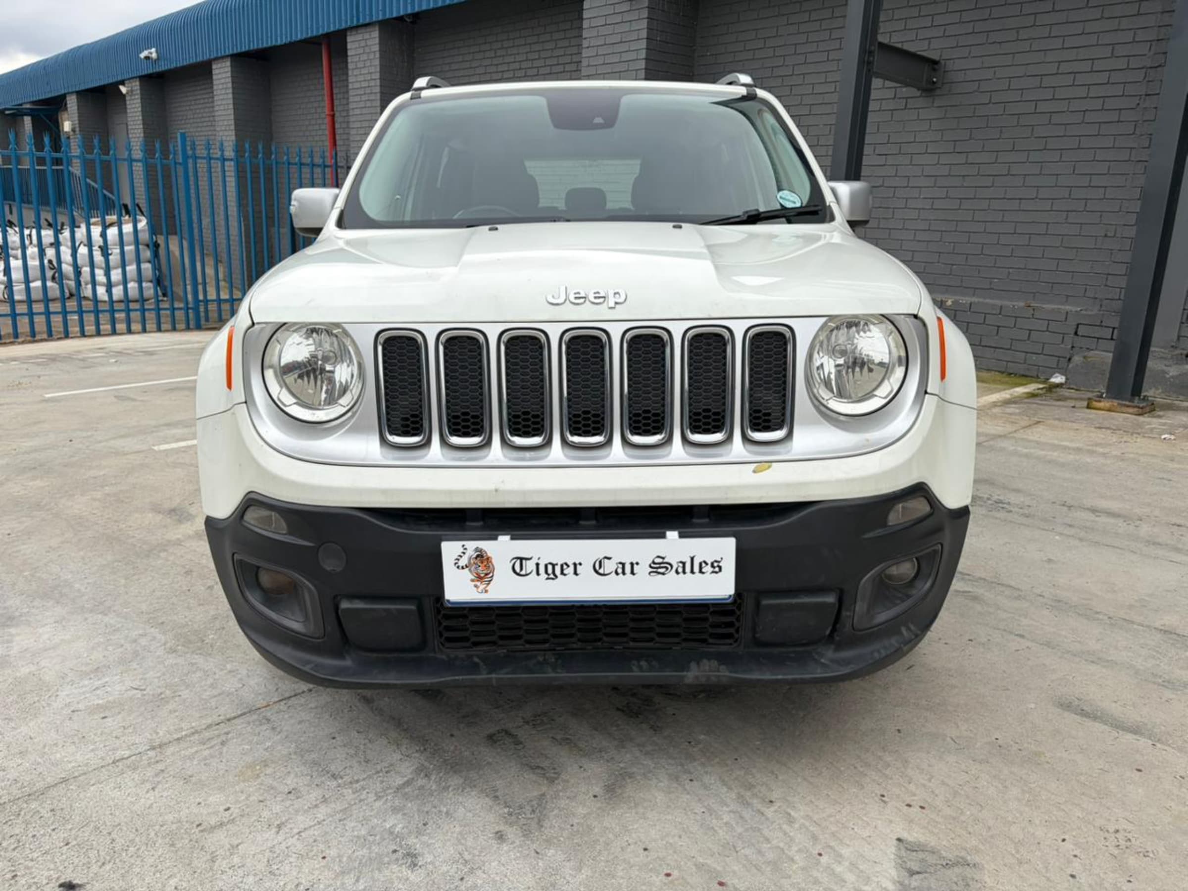 2015 Jeep Renegade 1.4 Tjet LTD for sale in South Africa — photo 2