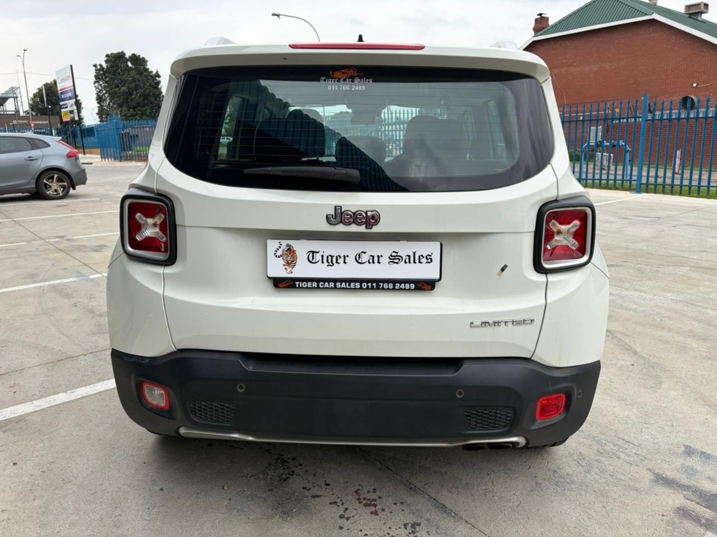 2015 Jeep Renegade 1.4 Tjet LTD for sale in South Africa — photo 8