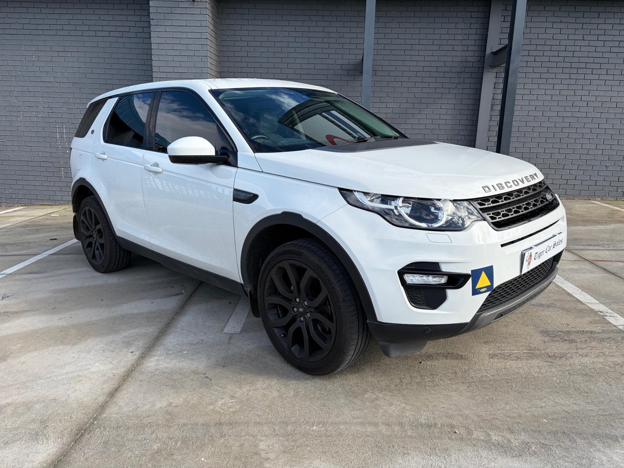 Used 2015 Land Rover Discovery Sport 2.2 SD4 SE – Well maintained